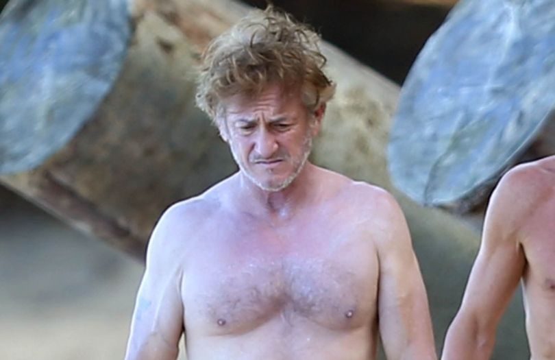 Sean Penn spaceruje po plaży z szefem Twittera i izraelskim finansistą