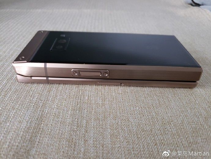 #wSkrócie: Samsung W2019 na zdjęciach, składany Galaxy F w drodze i Snapdragon 8150 w bazie Geekbench 4