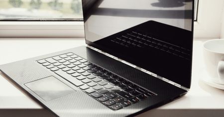 Pieniądze na laptopa od ministerstwa. Złóż wniosek na 2500 złotych
