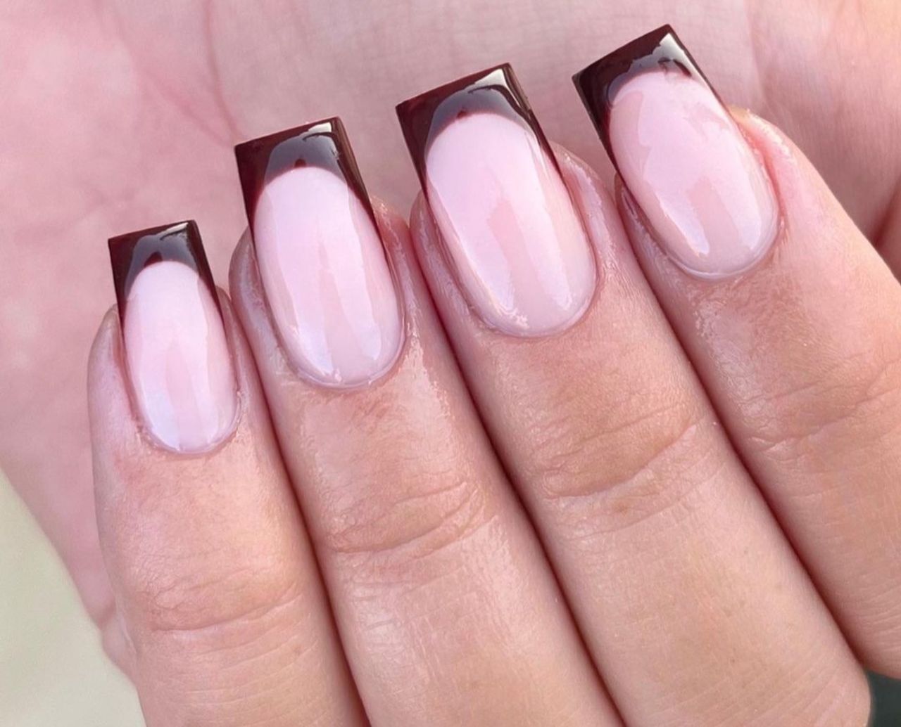 "Coffee french" are the trendiest nails for autumn 2024