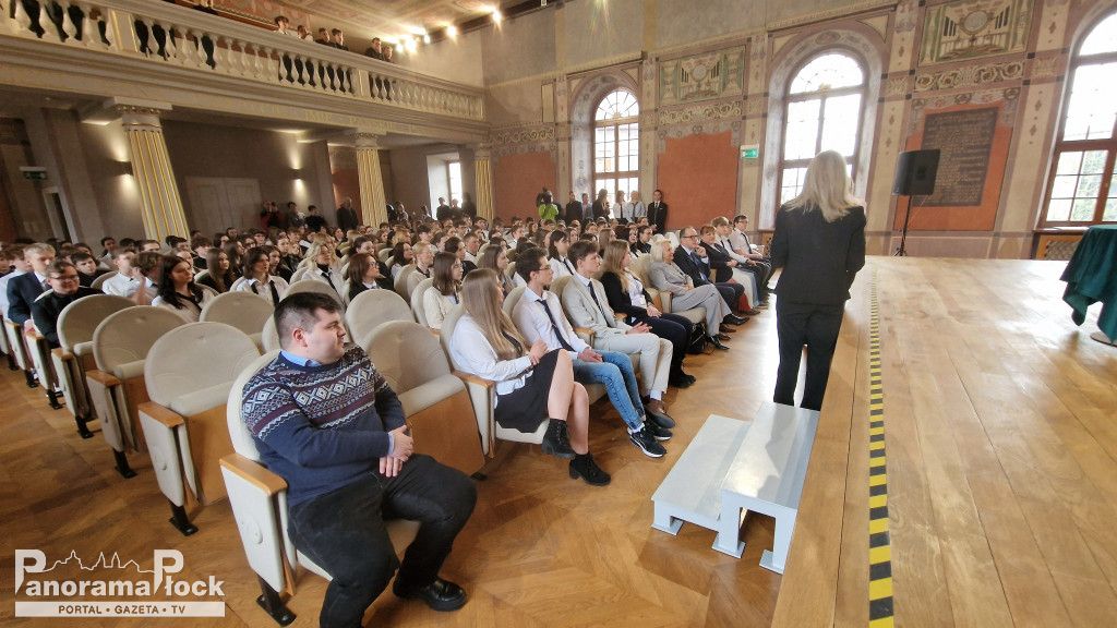 Wizyta Ministry Barbary Nowackiej w Małachowiance