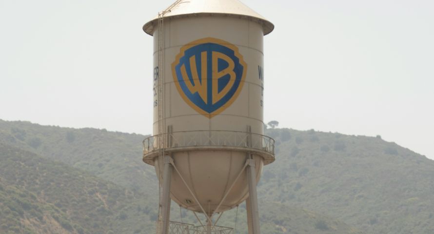 Dług ciąży, streaming nie zapełnia luki po telewizji. Dlatego właściciel TVN jest sprzedawany