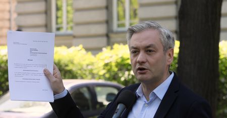 Robert Biedroń składa do CBA wnioski o kontrolę ws. Łukasza Szumowskiego