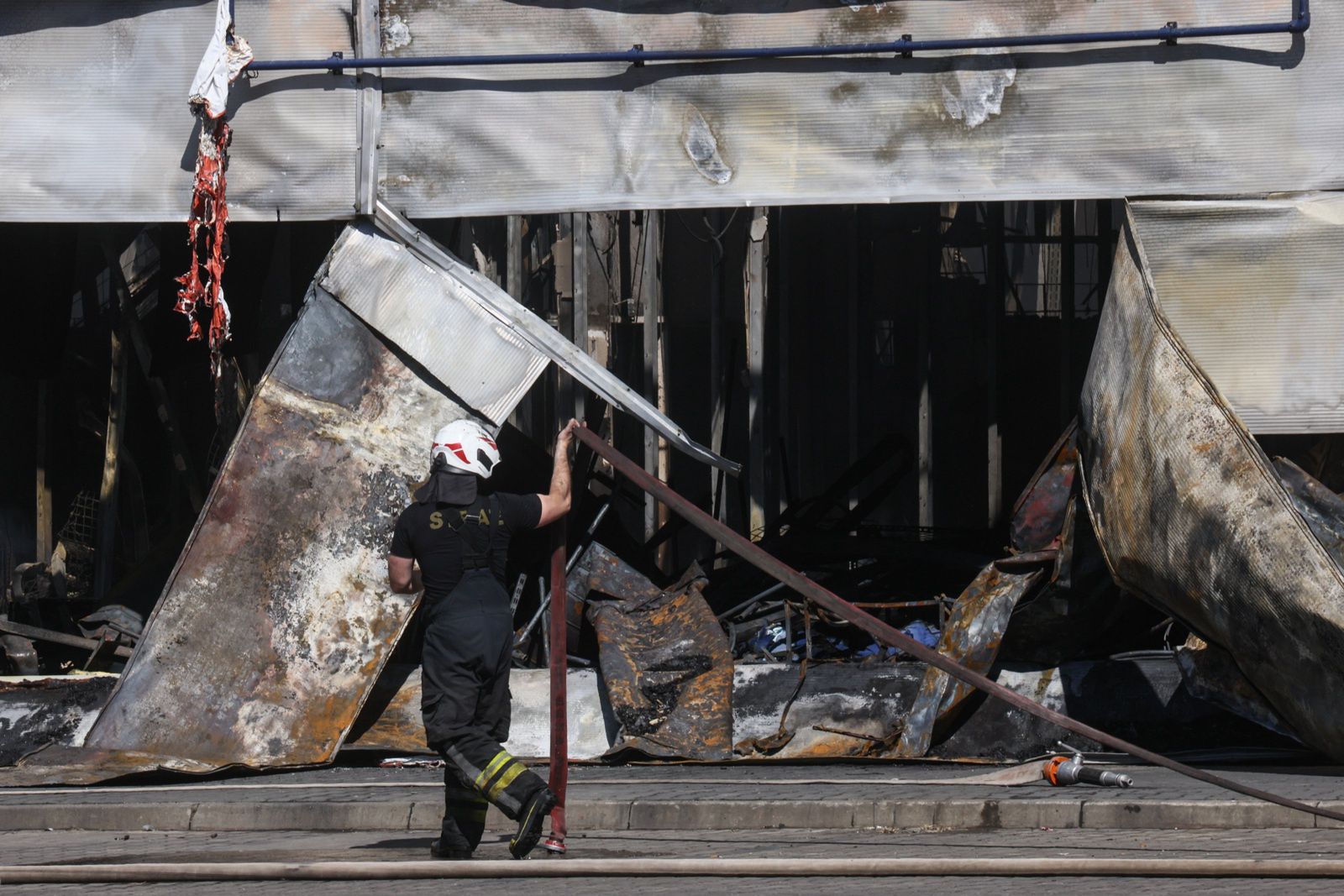 Pożar kompleksu handlowego przy ul. Marywilskiej 44 w Warszawie