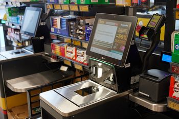 Klienci się skarżą. To doprowadza do szewskiej pasji