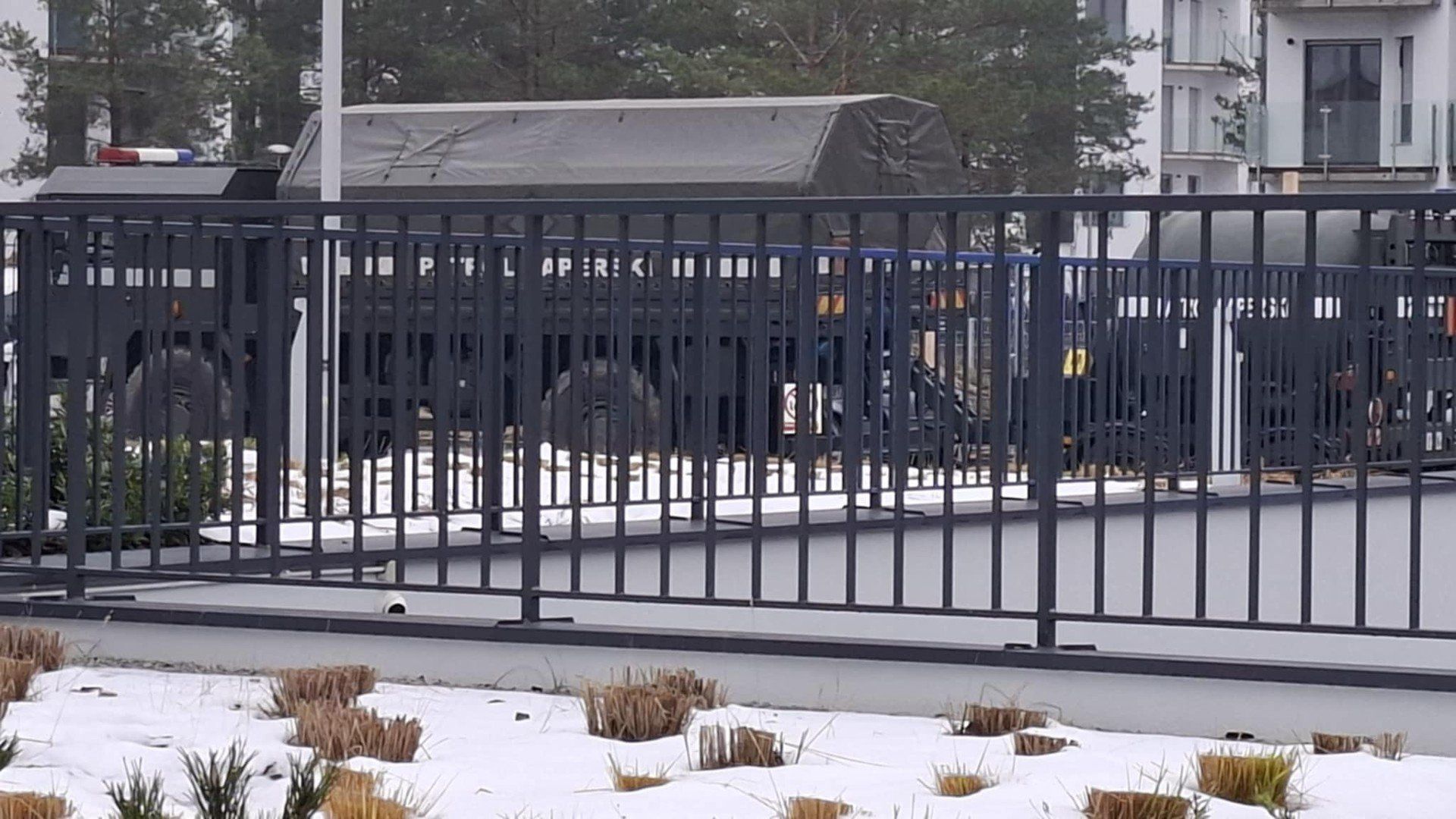 Na miejscu są saperzy oraz policja. Ewakuowano okolicznych mieszkańców.