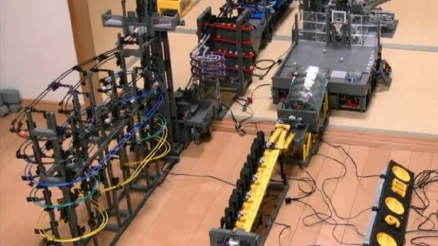 17 sposobów na transport kulek, czyli szalona konstrukcja z klocków Lego 1