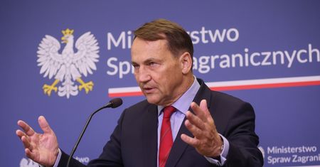 Klęska koalicji rządzącej. Sikorski uderza. "Szemrane kryptoprawice"