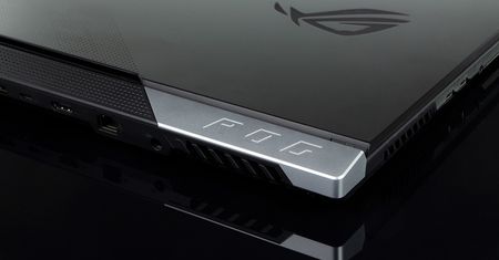 ASUS STRIX SCAR 17 G733 - wyciąga 300 klatek na sekundę, ale nada się również do pracy