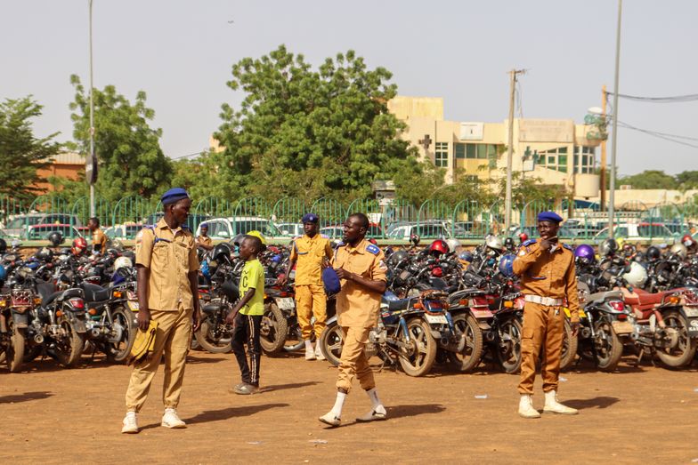 Poparli rebeliantów w Nigrze. Francja wstrzymuje pomoc gospodarczą