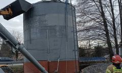 Zdumienie koło Lublina. Zasypało go do poziomu klatki piersiowej