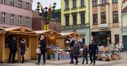 Rybnik. Nie zlękli się pandemii. Na rynku stanęły świąteczne stragany