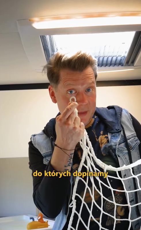 Jakub Tolak pokazał pokój córki w kamperze