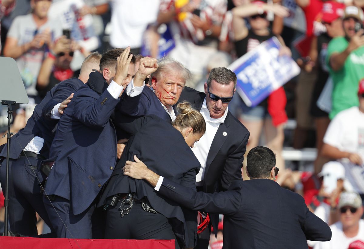 Donald Trump, atak, strzelanina, usa Jest oświadczenie Trumpa. Opisuje, gdzie trafiła go kula