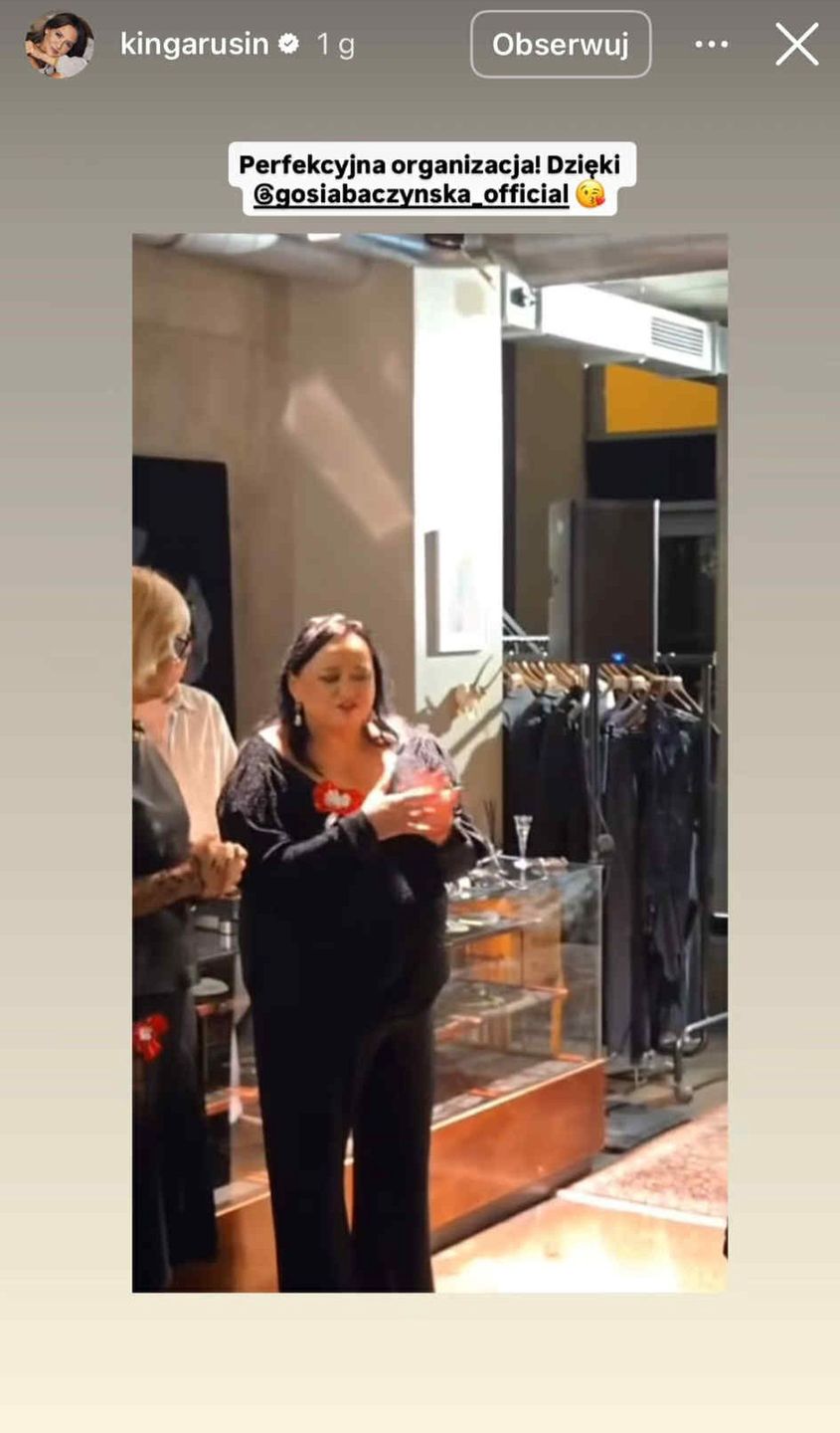 Kinga Rusin relacjonuje imprezę w celebryckim gronie