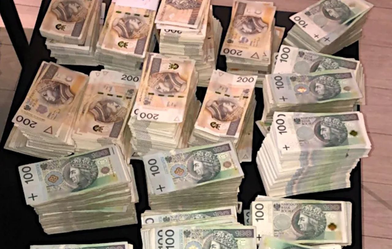 Poznał kobietę przez aplikację randkową. 42-latek stracił 1,7 miliona złotych