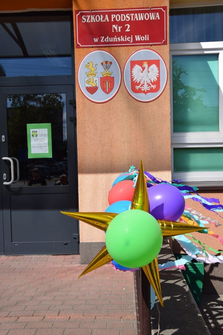 Barwny festyn w Szkole Podstawowej nr 2 w Zduńskiej Woli przyciągnął całe rodziny
