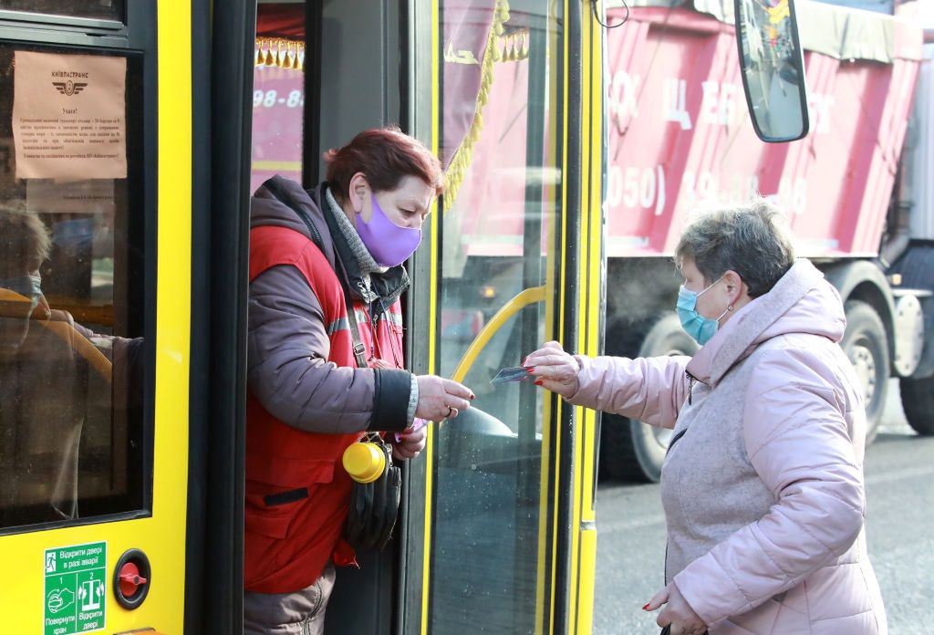 Kijów zaostrza restrykcje. Transport publiczny tylko z przepustkami