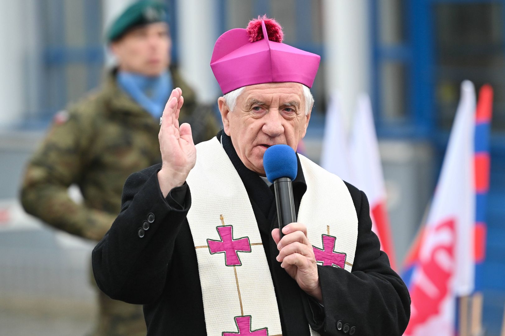 Abp Dzięga rezygnuje z kolejnych ważnych funkcji