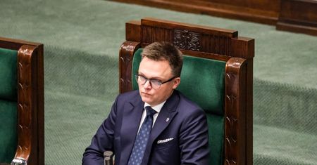 Maksymalne kary finansowe dla siedmiu posłów? "Szarpali strażników"