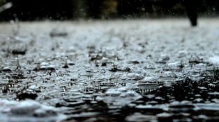 Radom: Niż genueński nadciąga nad region. Groźne burze i ulewy
