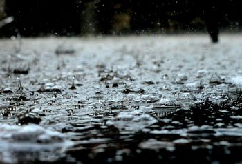 Radom: Niż genueński nadciąga nad region. Groźne burze i ulewy