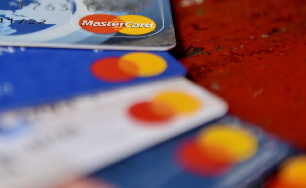 Mastercard i Visa wdrażają sankcje na Rosję. Blokują możliwość prowadzenia transakcji