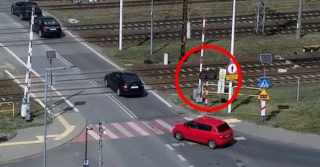 "Zero tolerancji" na przejeździe kolejowym. Policja użyła drona