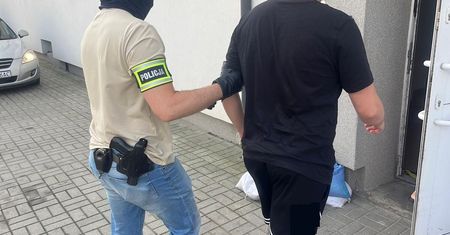 16-latek oszukał 24 osoby przez internet. Straty sięgają dziesiątek tysięcy złotych