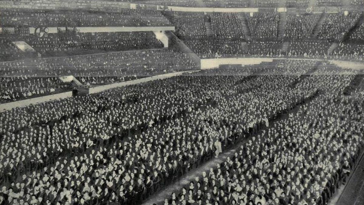 To zdjęcie robi wrażenie. Tłumy Amerykanów przybyły na koncert Polaka 1