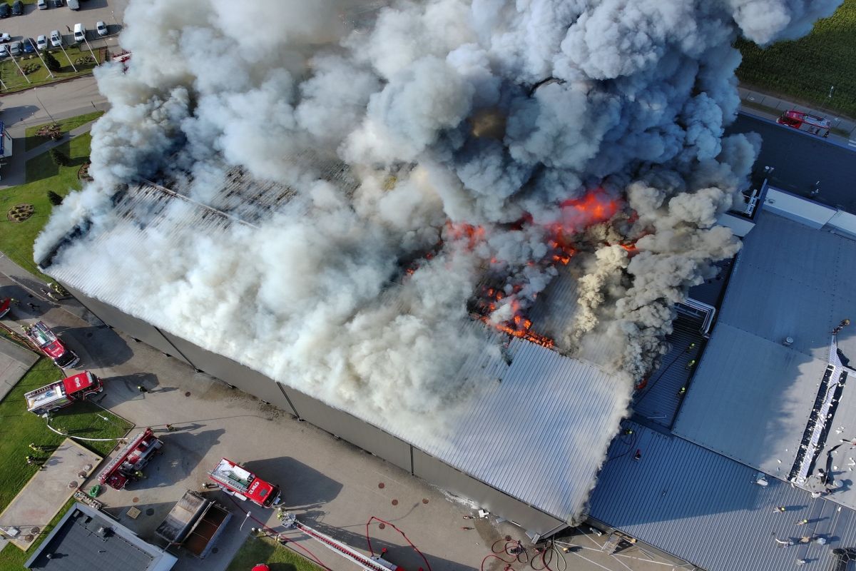 Tragedia na Pomorzu. Strażak zaginął podczas gaszenia pożaru