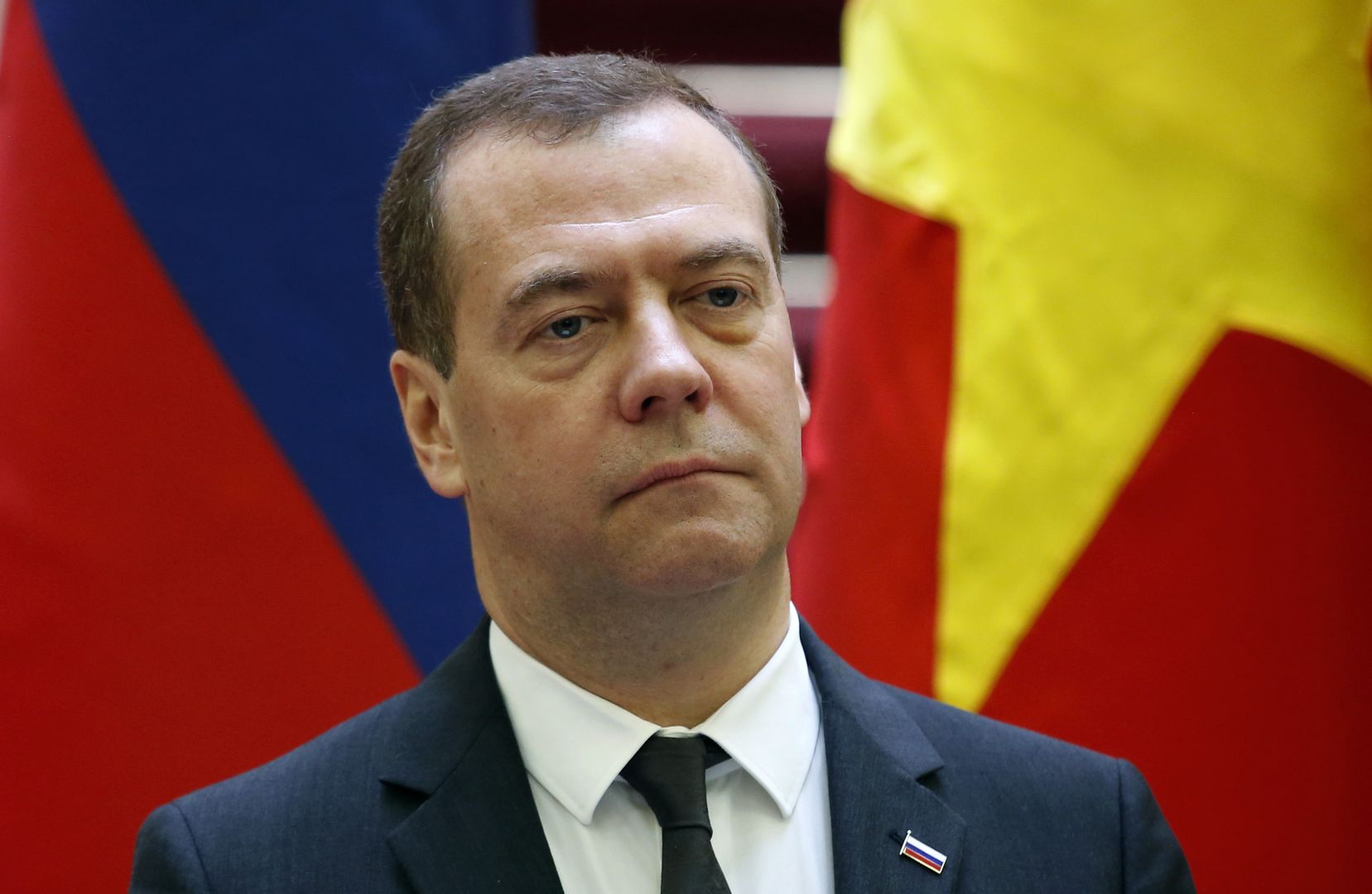 Russia's Prime Minister Dmitri Medvedev visits Hanoi
epa07176415 Russia's Prime Minister Dmitri Medvedev attends a press conference with his Vietnamese counterpart Nguyen Xuan Phuc (not pictured) at the Government Office in Hanoi, Vietnam, 19 November 2018.  EPA/KHAM / POOL 
Dostawca: PAP/EPA.
KHAM / POOL