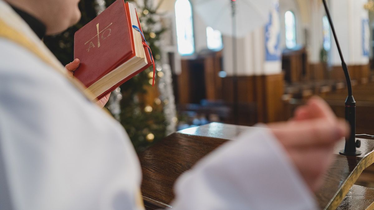 Ksiądz miał straszyć dzieci piekłem. Sprawę bada komisja dyscyplinarna. 