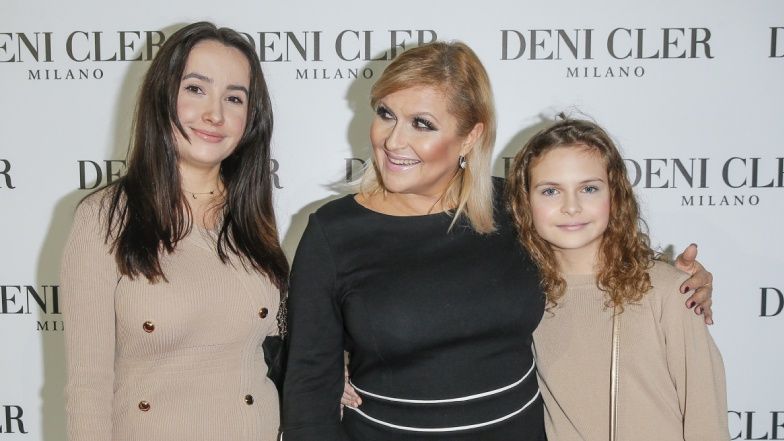 Katarzyna Skrzynecka w towarzystwie Alikii Ilii i Pauli pozuje na pokazie Deni Cler (ZDJĘCIA)