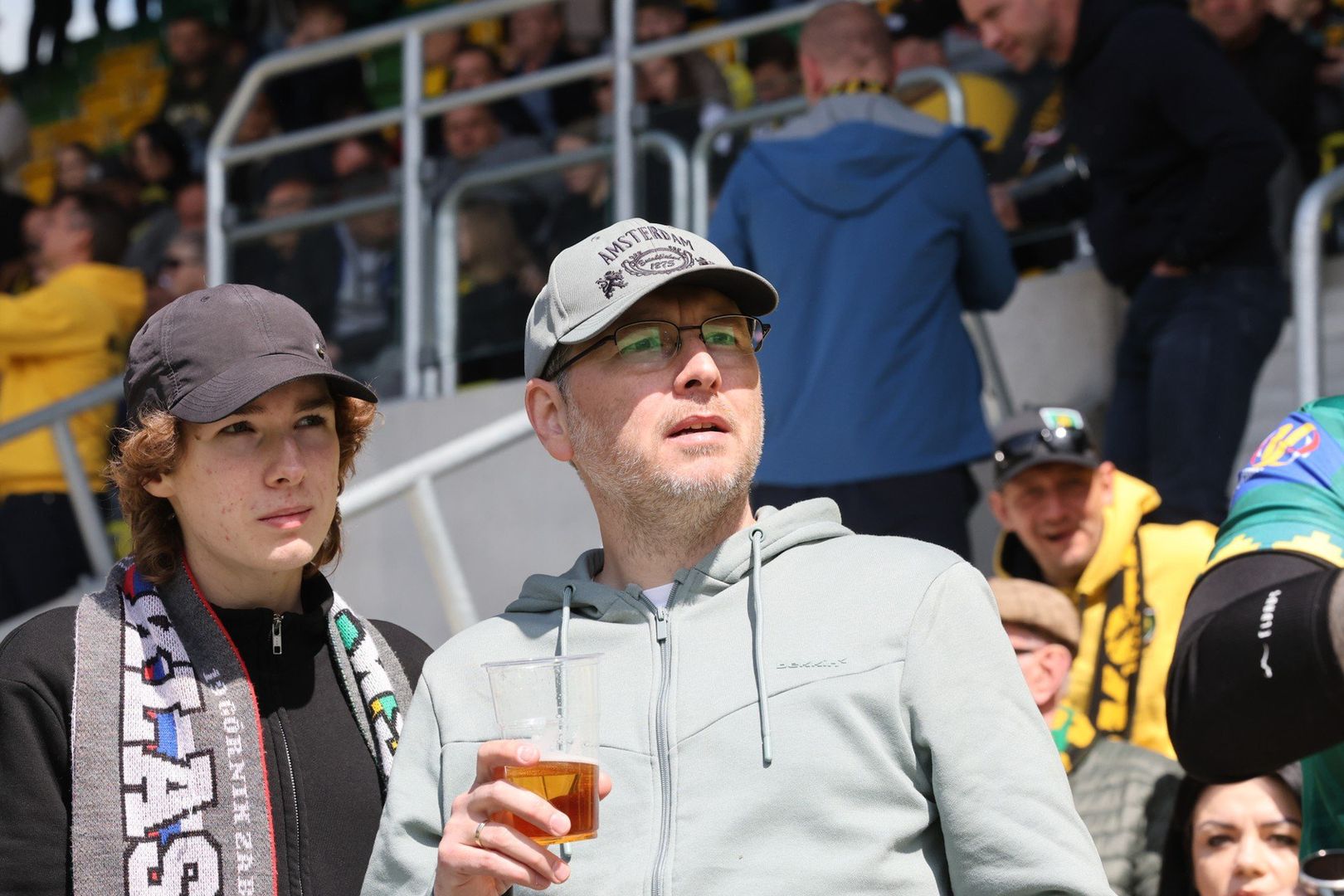 Blisko 14 tysięcy kibiców GKS Katowice dopingowało swój zespół w meczu z Cracovią.