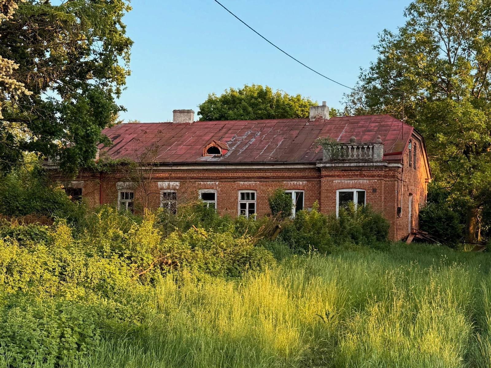 Budynek dawnej szkoły powstał w 1928 roku