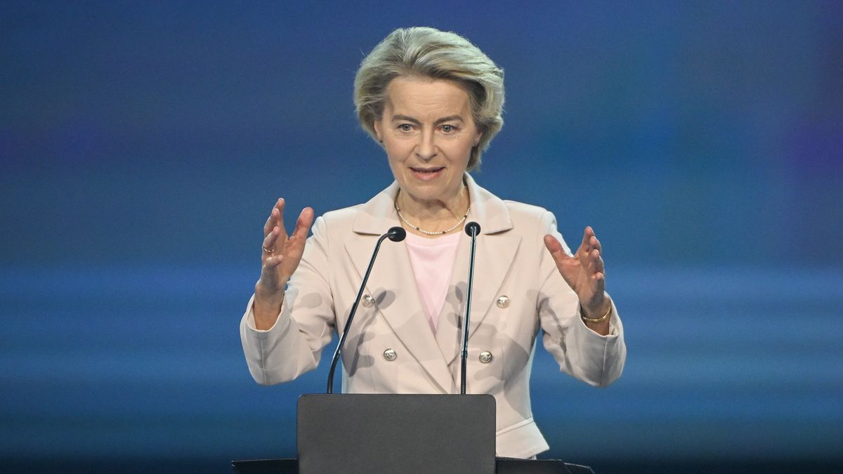 Wilno, Litwa, 09.02.2025. Przewodnicząca Komisji Europejskiej Ursula von der Leyen podczas ceremonii przyłączenia się Litwy do europejskiej sieci Energetycznej, odbywającej się ph. "Baltic Energy Independence Day" w Wilnie, 9 bm. (sko) PAP/Marcin Obara
