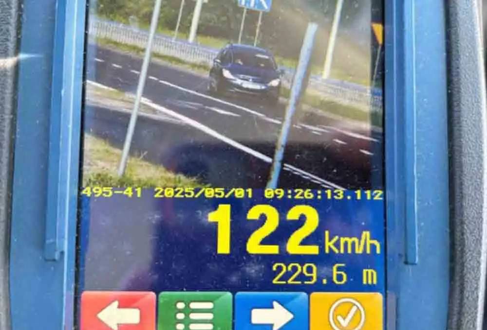 Zielona Góra. Prawo jazdy ma od dwóch miesięcy i stracił je na trzy miesiące. Ojciec  kierowcy był agresywny