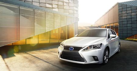 Odświeżony Lexus CT200h na pierwszych zdjęciach [aktualizacja]
