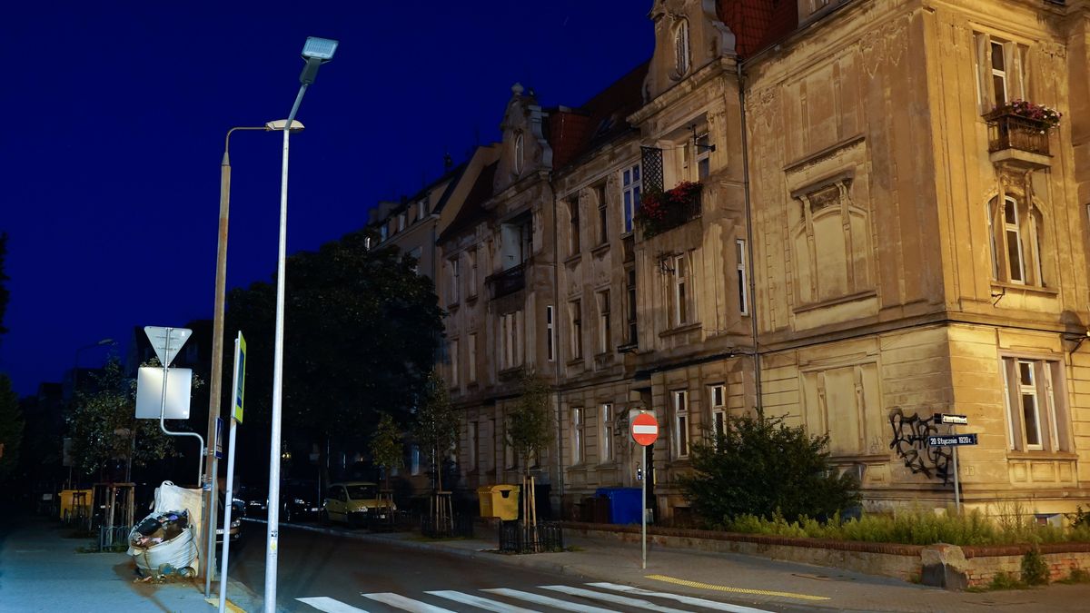 Wylaczone oswietlenie ulic w srodmiesciu.
06.08.2020 Bydgoszcz.Wylaczone oswietlenie ulic w srodmiesciu.
Fot. Roman Bosiacki / Agencja Wyborcza.pl
Fot. Roman Bosiacki / Agencja Wyborcza.pl
bydgoszcz, oswietlenie, ulice, lampy uliczne, brak swiatla, ciemnosc, /FR/