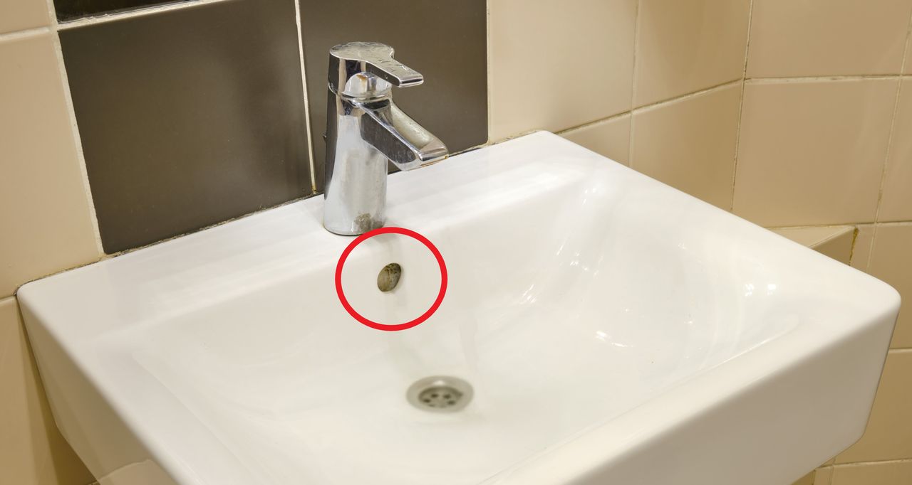 Przelew jest niezbędny do prawidłowego funkcjonowania umywalki