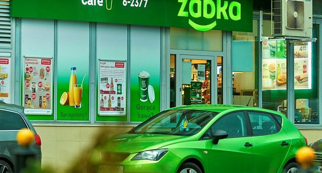 Żabka skończyła remodeling sklepów w Polsce. Wszystkie placówki działają już w nowym koncepcie