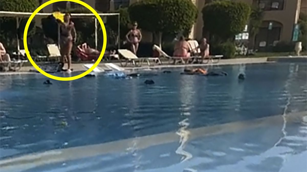 Kobieta postanowiła wyrzucić rzeczy mężczyzny do hotelowego basenu