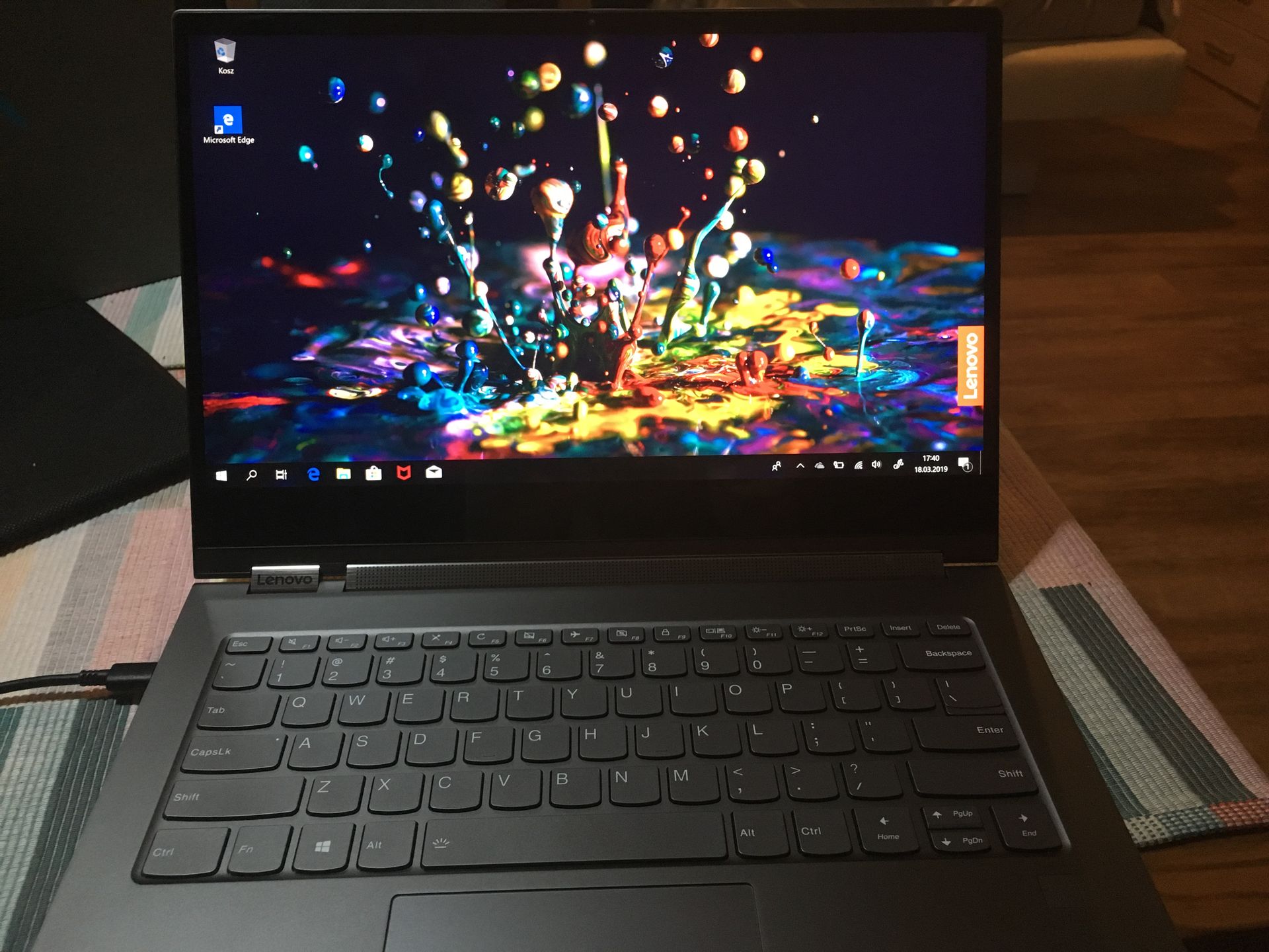 Lenovo Yoga C930 Glass – piękno, moc i pióro 12