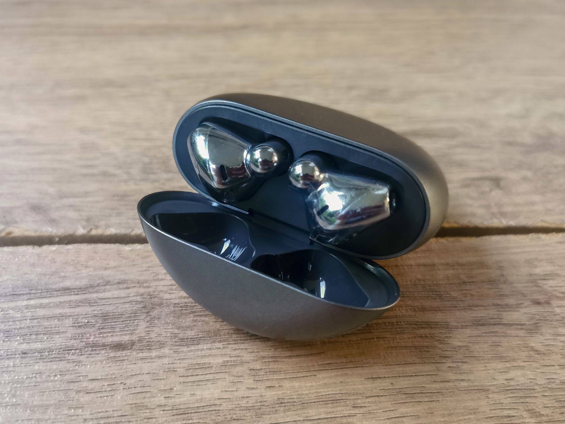 Test Huawei Freebuds 4: Tak wygodne, jakbyś ich nie miał w uszach 2