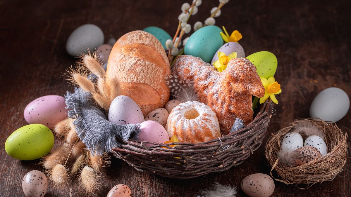 Co należy umieścić w koszyczku wielkanocnym?