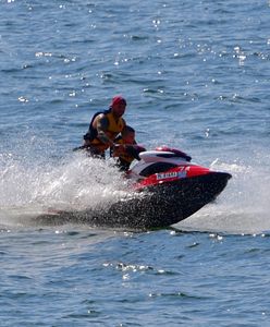 Mikołajki: Nie żyje 34-latek płynący skuterem wodnym. Zderzył się z motorówką