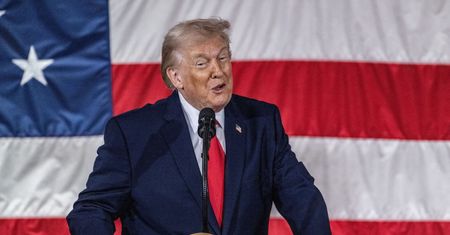 USA wysyłają superlotniskowiec. Trump stawia sprawę jasno