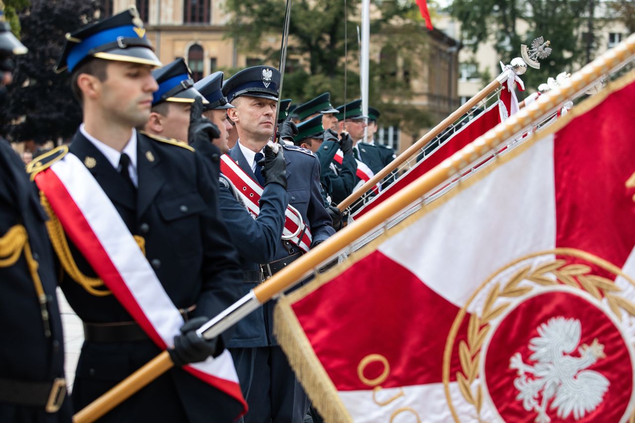 Urzędnicy skarbówki dostaną dodatek do pensji. Za opiekę nad nowymi pracownikami i mentoring