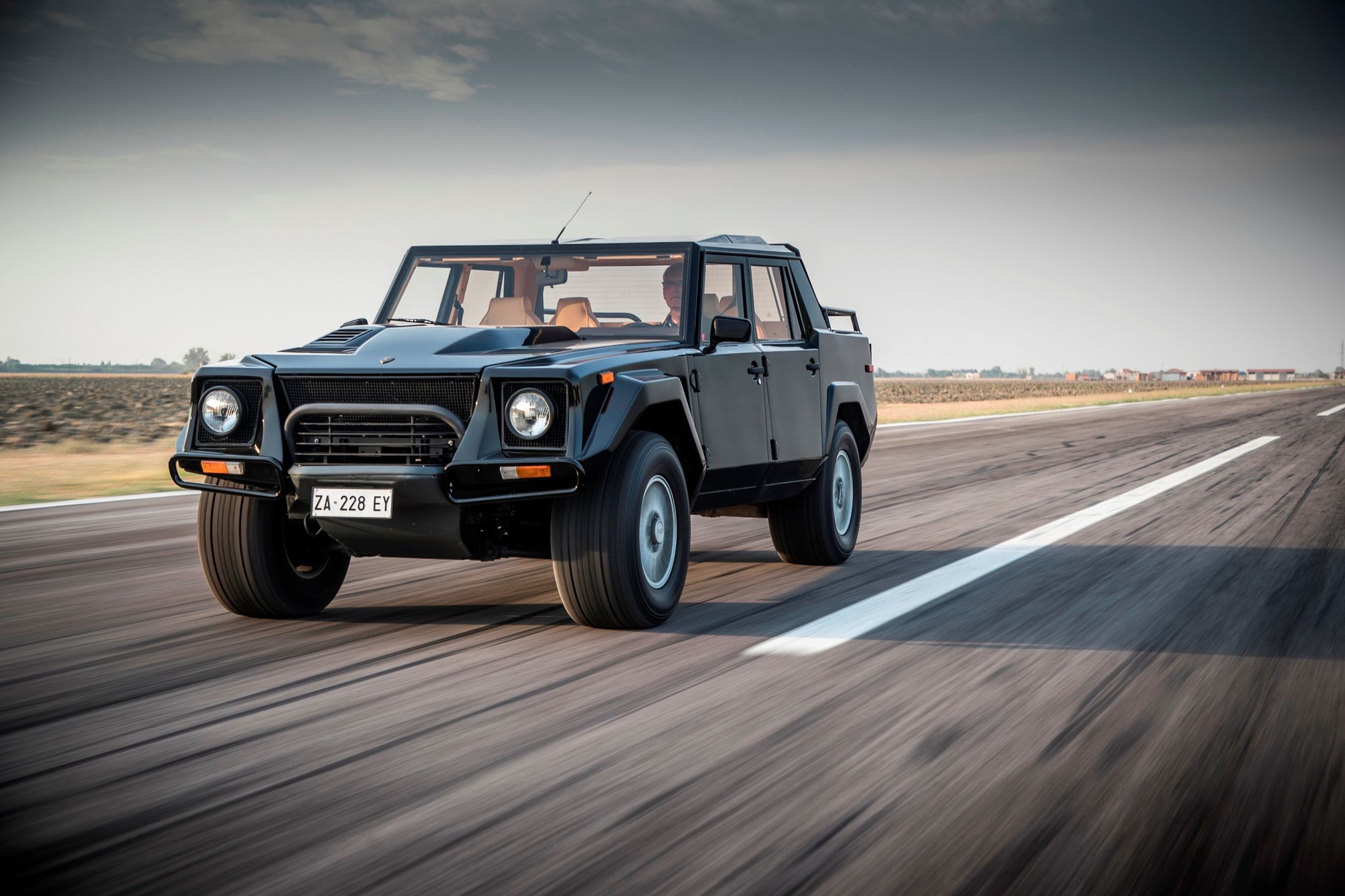 Lamborghini LM002
